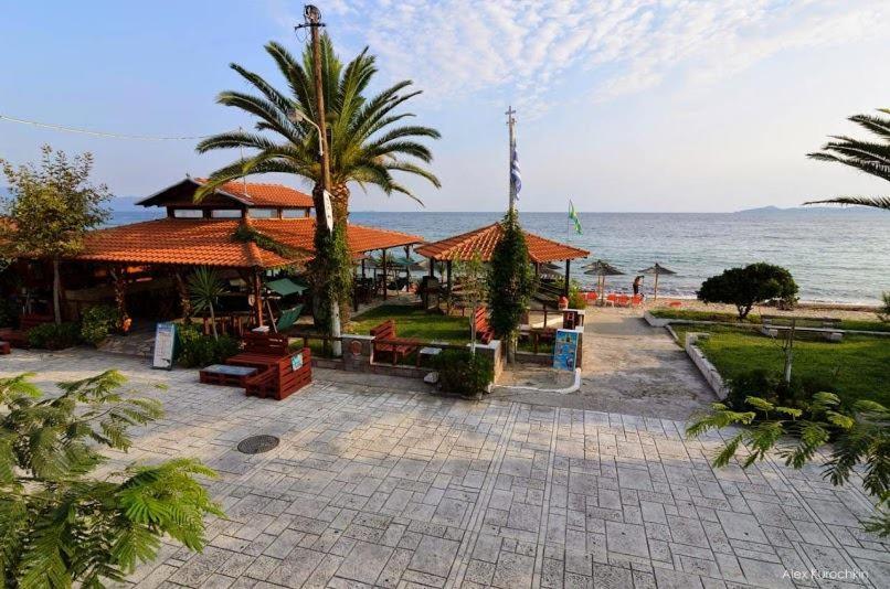 Mangoseaview Home1 Nea Roda Esterno foto